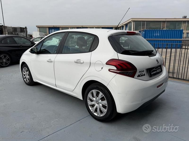 Usata Peugeot 208 Active 2016 Bianco Utilitaria