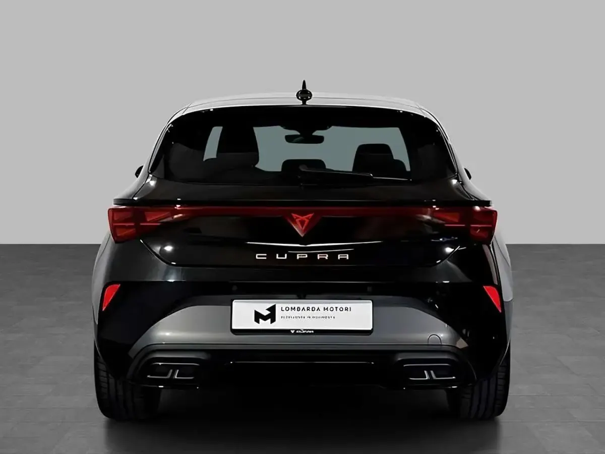 Usata Cupra Leon 150 CV (110 kW) 2025 Nero midnight Berlina