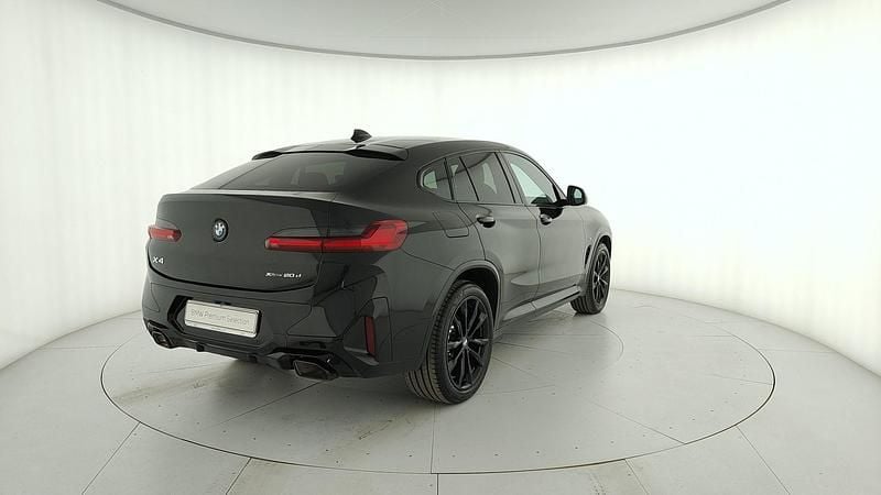 Usado BMW X4 M Sport 190 HP (139 kW) 2025 Preto SUV