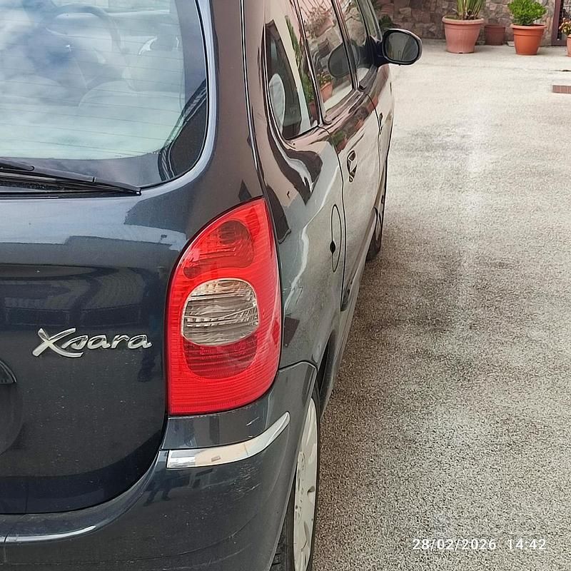 Usata Citroën Xsara Picasso 90 CV (66 kW) 2006 Grigio Monovolume
