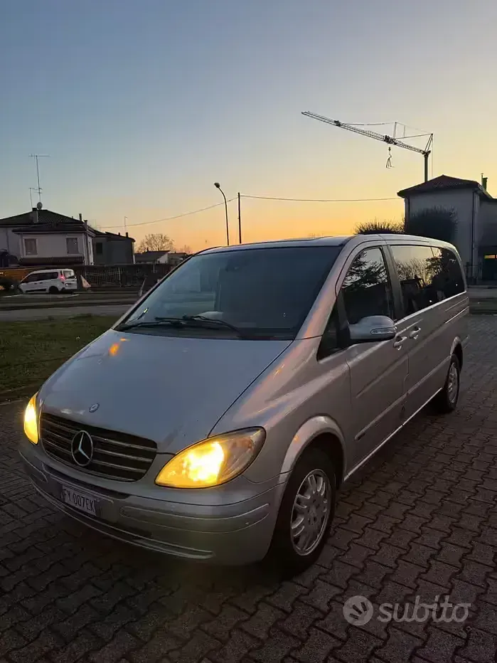 Usata Mercedes Viano 150 CV (110 kW) 2008 Grigio Monovolume