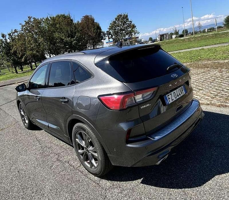 Usata Ford Kuga ST-Line X 120 CV (88 kW) 2020 Grigio SUV