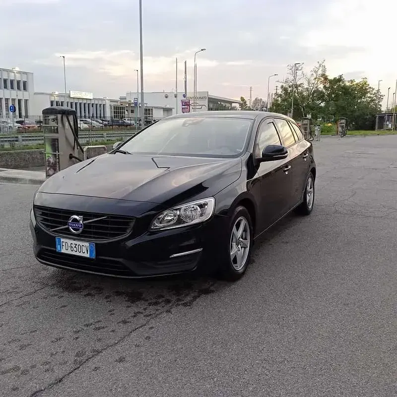 Usata Volvo V60 Business Edition 150 CV (110 kW) 2016 Station wagon