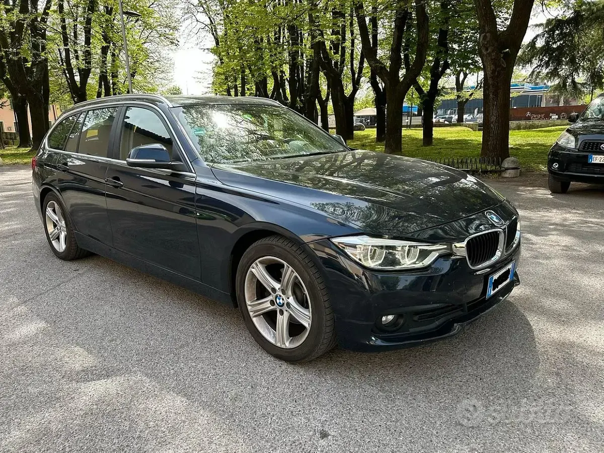 Usata BMW 318 150 CV (110 kW) 2015 Bluazzurro Station wagon