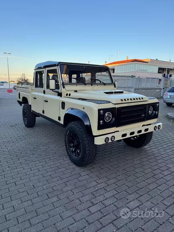 Usata Land Rover Defender 112 CV (82 kW) 1996 Beige Pick-up