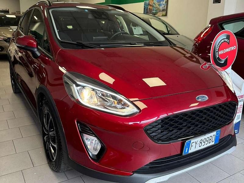 Usata Ford Fiesta Active 86 CV (63 kW) 2019 Rosso Utilitaria