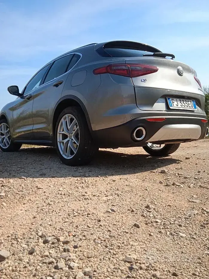 Usata Alfa Romeo Stelvio 210 CV (154 kW) 2017 Grigio SUV