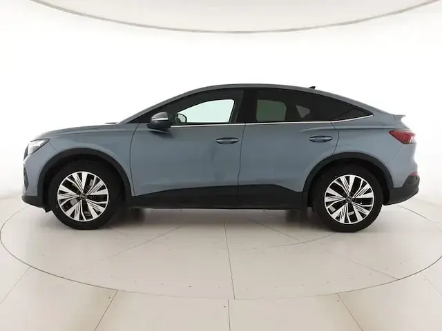 Usata Audi Q4 Sportback e-tron Business 150 kW (204 CV) 2023 Blu geyser metallizzato SUV