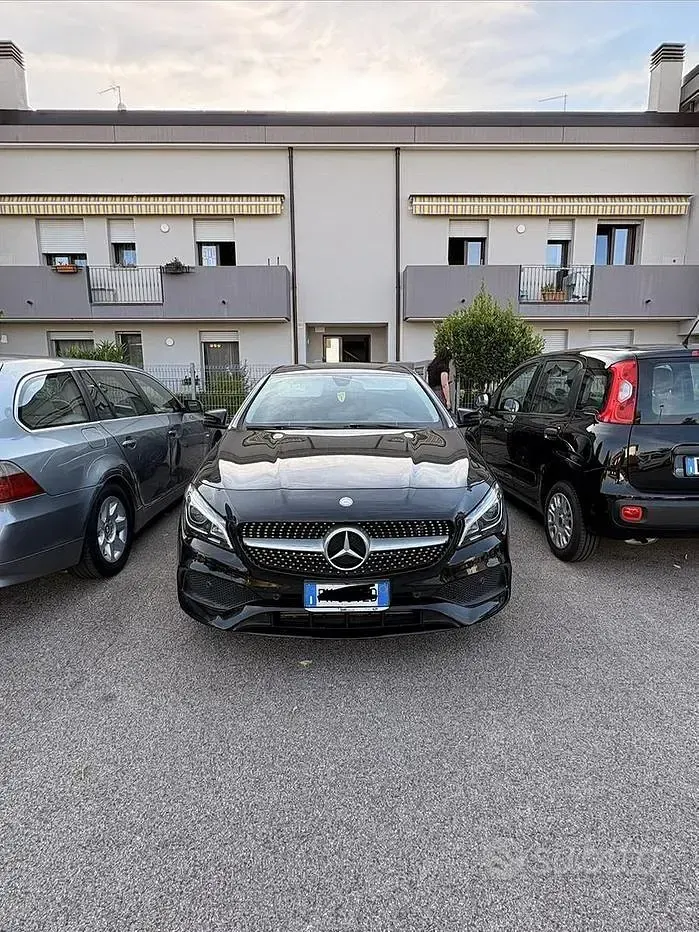 Usata Mercedes CLA220 177 CV (130 kW) 2017 Nero Berlina