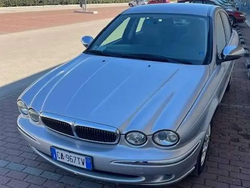 Usata Jaguar X-type Classic 131 CV (96 kW) 2003 Argento Berlina