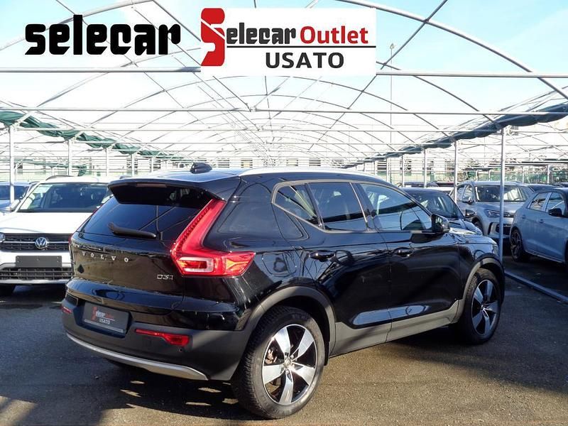 Usata Volvo XC40 Momentum 150 CV (110 kW) 2019 Nero SUV