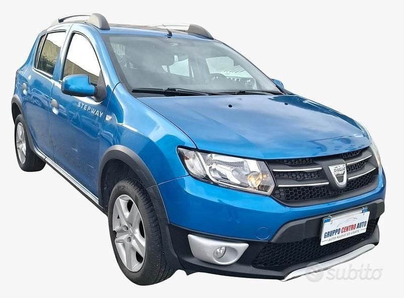 Usata Dacia Sandero Lauréate 90 CV (66 kW) 2014 Blu Berlina