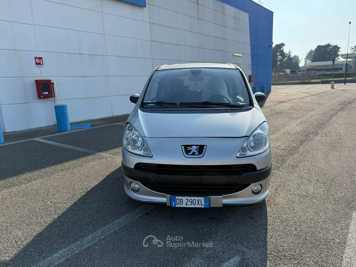 Usata Peugeot 1007 80 CV (58 kW) 2007 Gray Monovolume