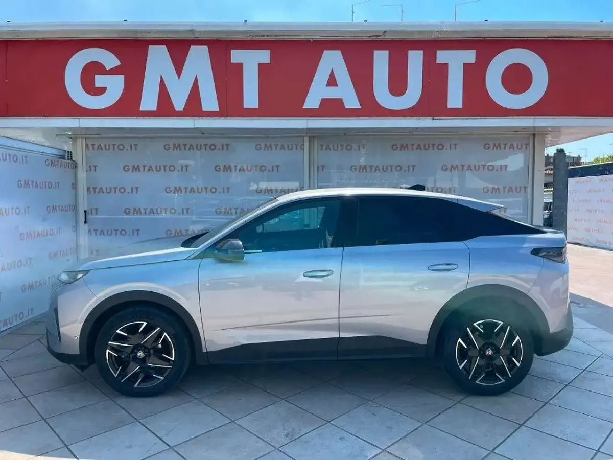Usata Peugeot 3008 145 CV (106 kW) 2025 Grigio scuro SUV
