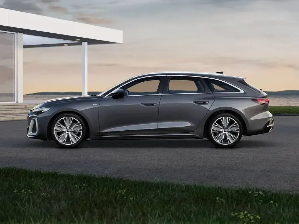 Nuova Audi A5 S-Line 150 CV (110 kW) 2026 Grigio daytona perlato Station wagon