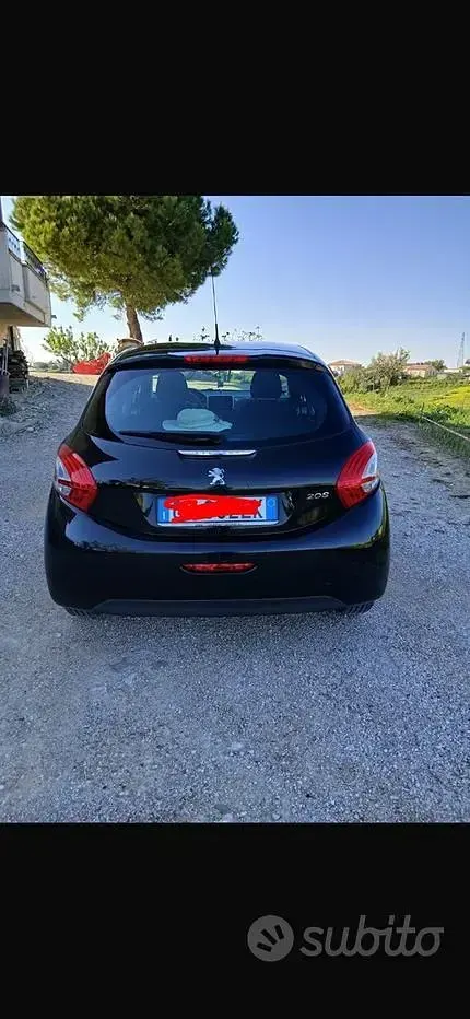 Usata Peugeot 208 68 CV (50 kW) 2013 Nero Utilitaria