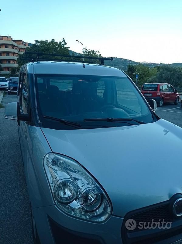 Grigio Usata 2010 Fiat Doblò Monovolume | 4500 € (Buon prezzo) - Immagine 1/4