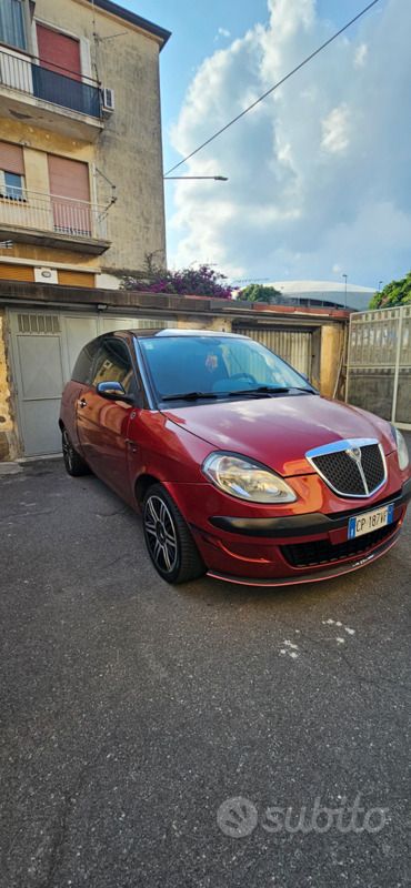 Usata Lancia Ypsilon 2004 Rosso Utilitaria
