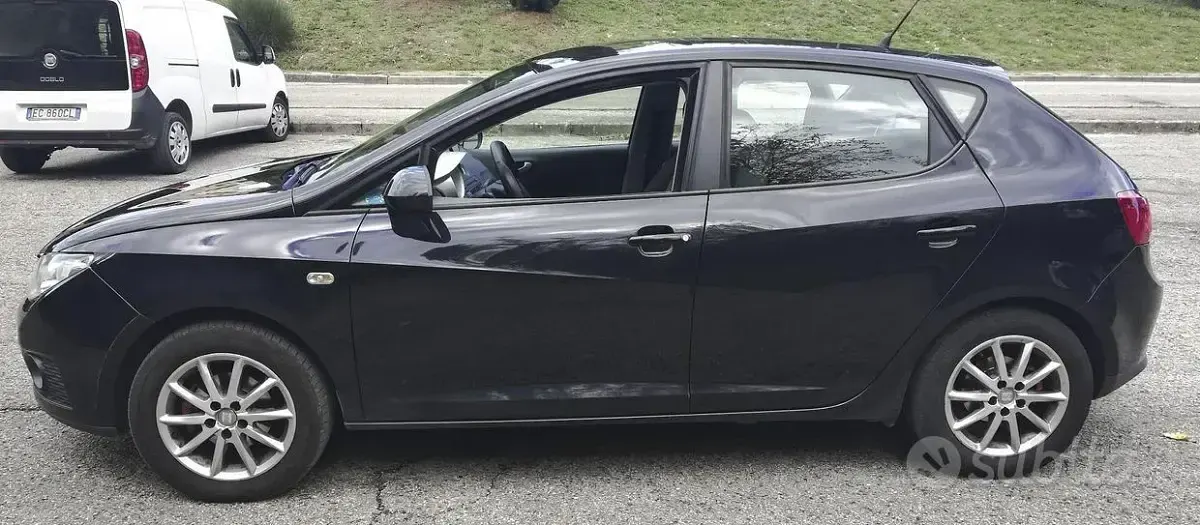 Usata Seat Ibiza 90 CV (66 kW) 2011 Nero Berlina