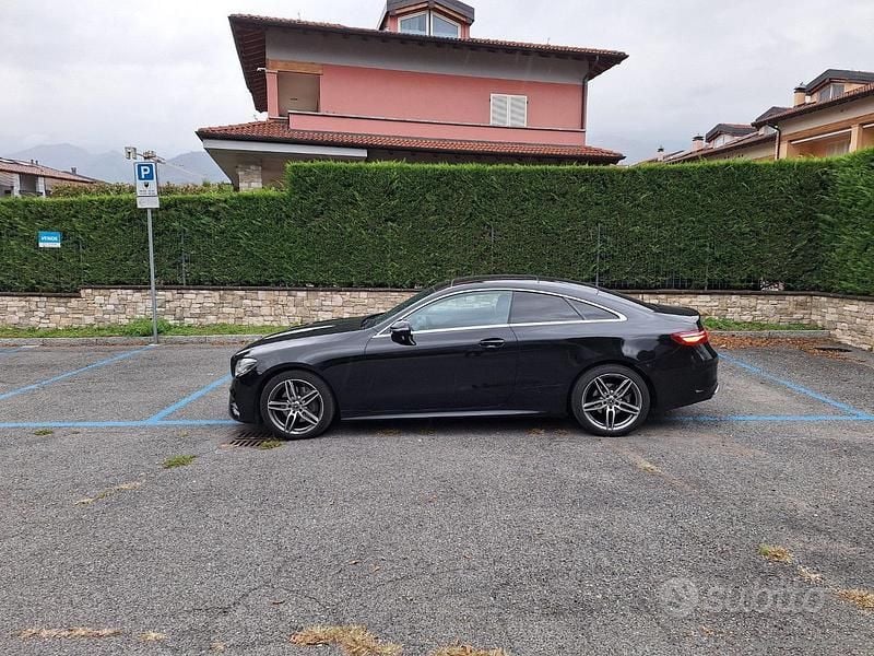 Usata Mercedes E220 Premium 194 CV (142 kW) 2020 Nero Coupé