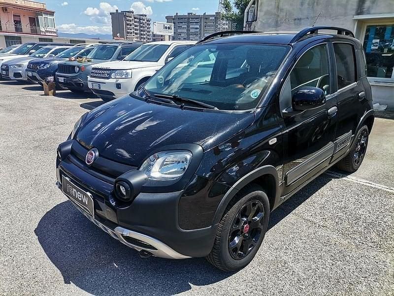 Usado Fiat Panda Cross Cross 95 CV (69 kW) 2016 Negro Utilitario