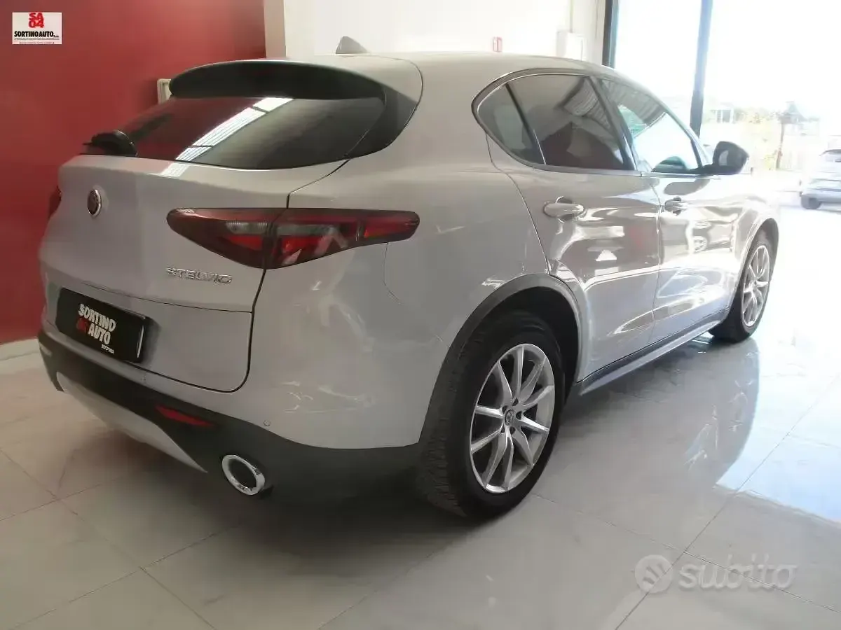Usata Alfa Romeo Stelvio Executive 190 CV (139 kW) 2021 Blu/azzurro SUV