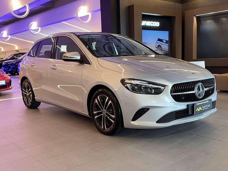 Grigio Usata 2023 Mercedes B160 Advanced Monovolume | 33.500 € (Cara) - Immagine 1/4