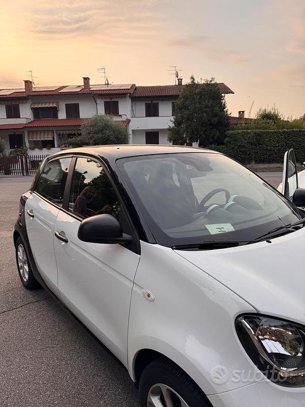 Usata Smart ForFour 71 CV (52 kW) 2018 Bianco Utilitaria
