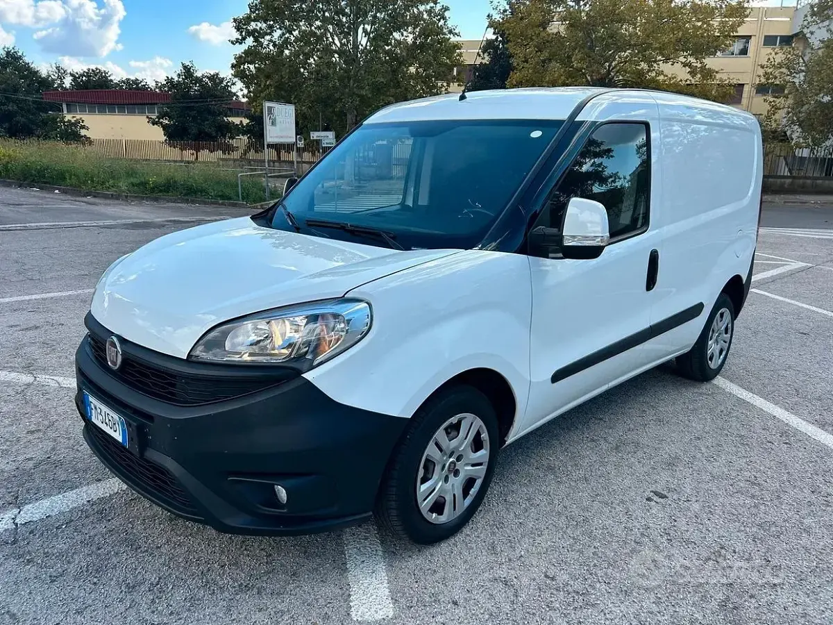 Usata Fiat Doblò 95 CV (69 kW) 2017 Bianco Monovolume