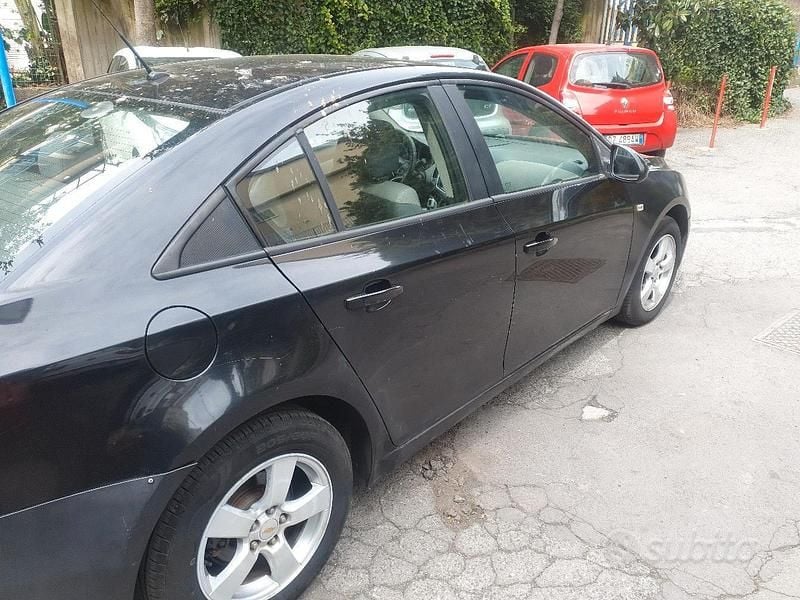 Usata Chevrolet Cruze 113 CV (83 kW) 2010 Nero Berlina