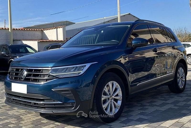 Usata VW Tiguan Life 122 CV (89 kW) 2022 Blu/azzurro SUV