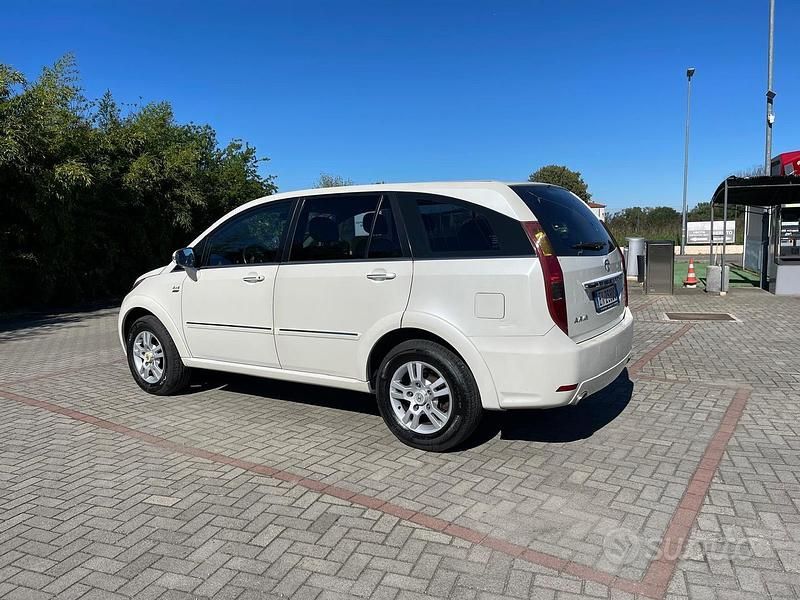 Usata Tata Aria 150 CV (110 kW) 2012 Bianco Monovolume