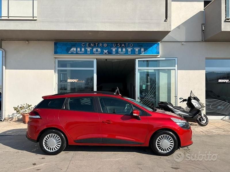 Usata Renault Clio GrandTour Intens 90 CV (66 kW) 2015 Rosso Station wagon