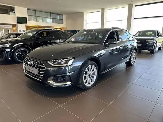 Usata Audi A4 Advanced 136 CV (100 kW) 2024 Grigio manhattan metallizzato Station wagon
