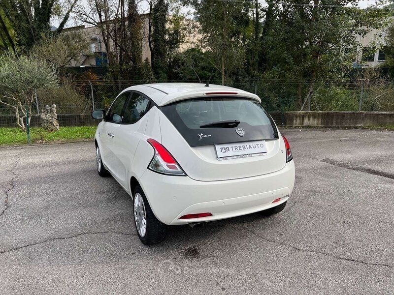 Usata Lancia Ypsilon Gold 95 CV (69 kW) 2018 Bianco Utilitaria