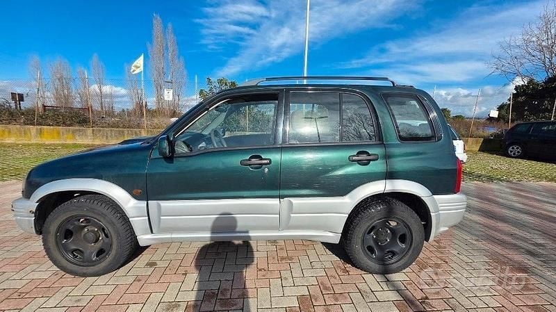 Usata Suzuki Grand Vitara 87 CV (63 kW) 2000 Verde Station wagon