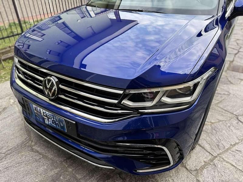 Usata VW Tiguan R-line 177 CV (130 kW) 2023 Blu/azzurro SUV