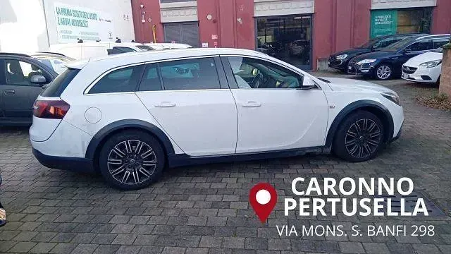 Usata Opel Insignia Cosmo 170 CV (125 kW) 2015 Bianco Station wagon