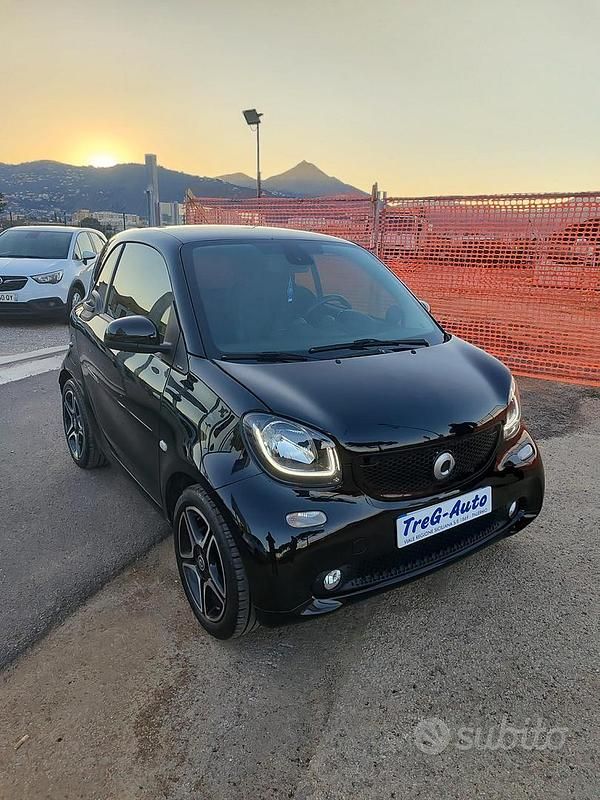 Usata Smart ForFour 90 CV (66 kW) 2019 Nero Utilitaria