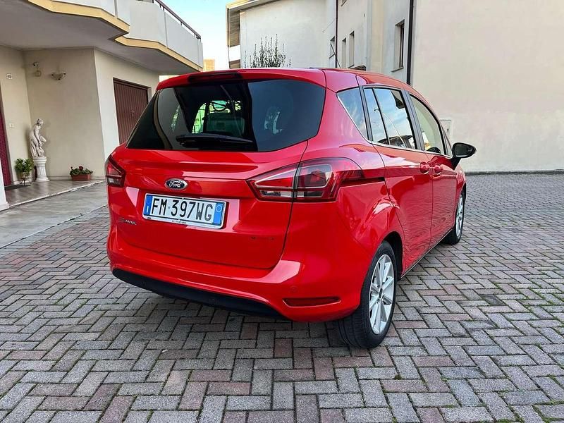 Usata Ford B-MAX Titanium 75 CV (55 kW) 2017 Rosso Monovolume
