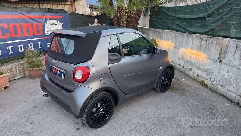 Usata Smart ForTwo Cabrio Prime 90 CV (66 kW) 2018 Grigio Cabrio