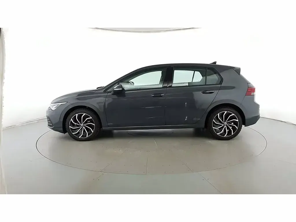 Usata VW Golf VIII Life 110 CV (80 kW) 2022 Grigio delfino