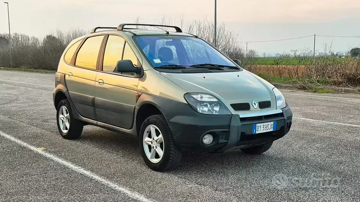 Usata Renault Scénic Expression 102 CV (75 kW) 2002 Verde Monovolume