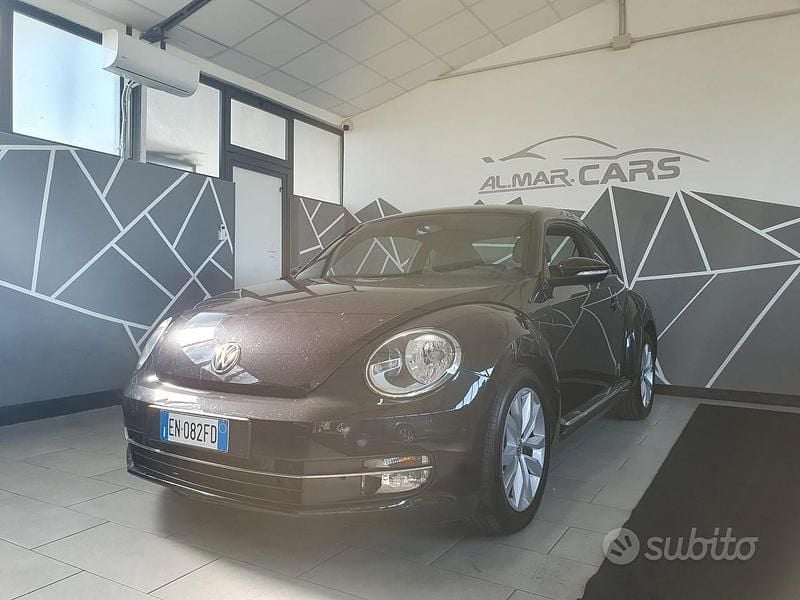 Usata VW Beetle Design 105 CV (77 kW) 2012 Nero Utilitaria