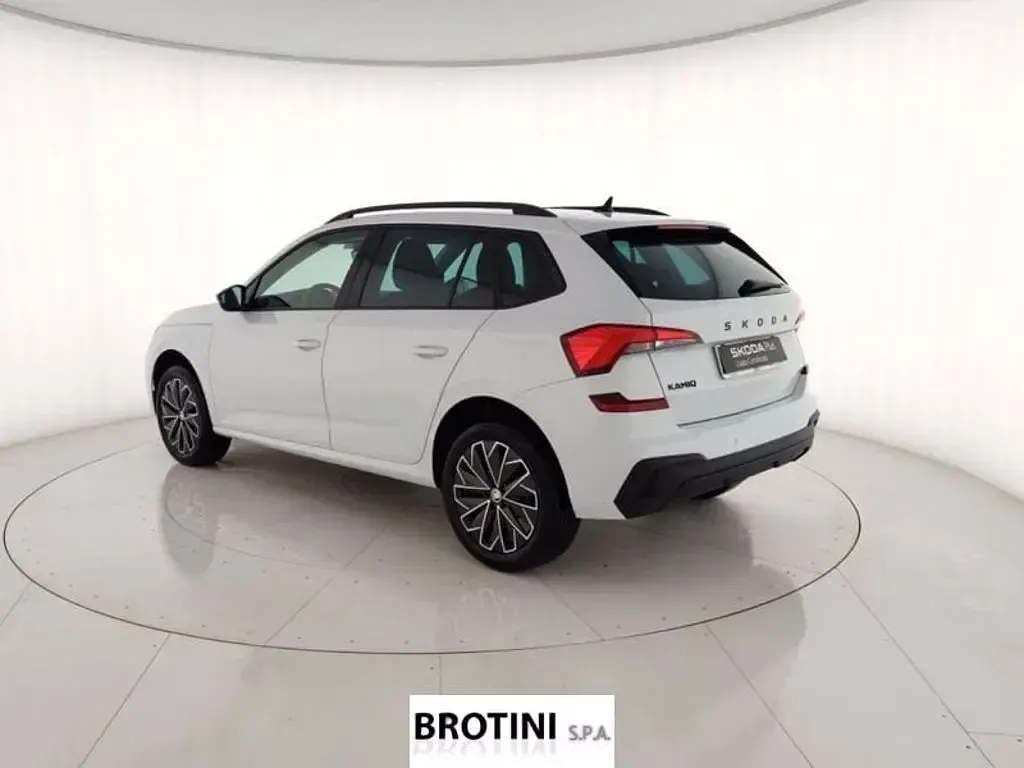 Usata Skoda Kamiq 95 CV (69 kW) 2024 Bianco metallizzato SUV