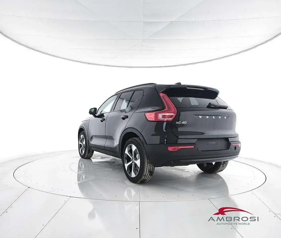 Nuova Volvo XC40 Plus 163 CV (119 kW) 2026 Onyx black SUV