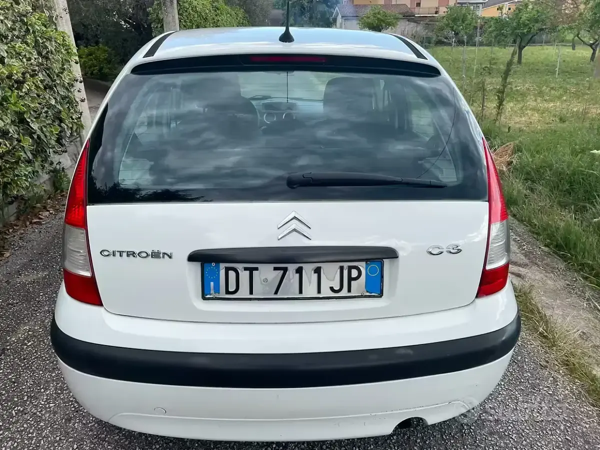 Gebraucht Citroën C3 60 PS (44 kW) 2008 Weiß Kleinwagen