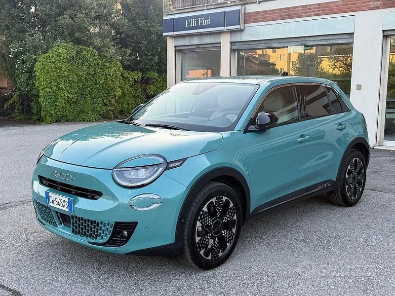 Usata Fiat 600 La Prima 110 CV (80 kW) 2025 Blu/azzurro SUV