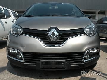 Grigio Usata 2016 Renault Captur SUV | 7000 € (Buon prezzo) - Immagine 1/1
