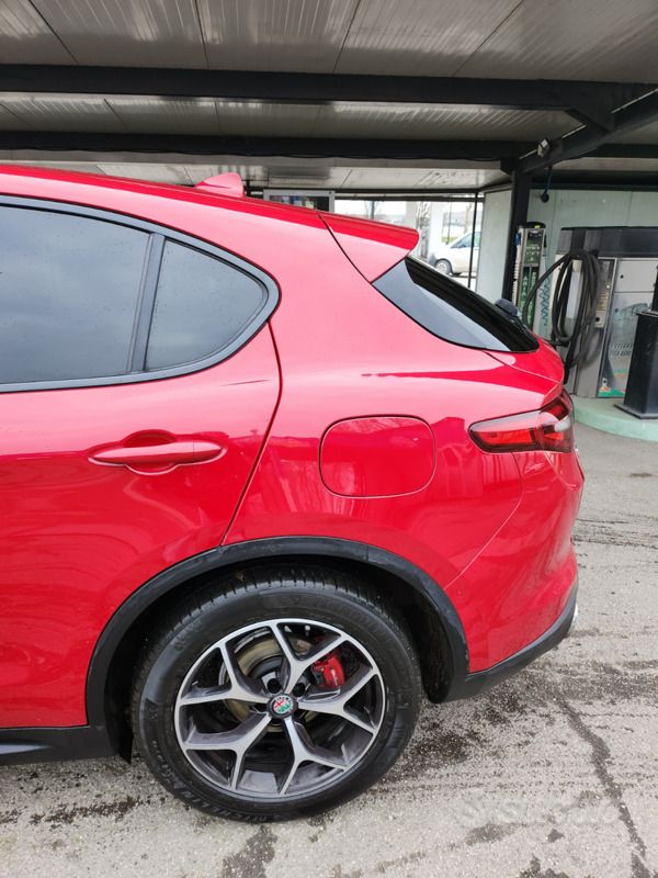 Usata Alfa Romeo Stelvio 210 CV (154 kW) 2018 Rosso SUV